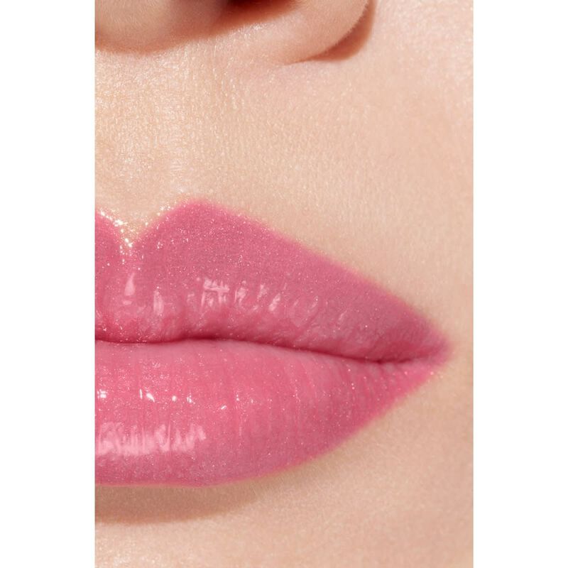 شانيل مرطب الشفاه روج كوكو بوم