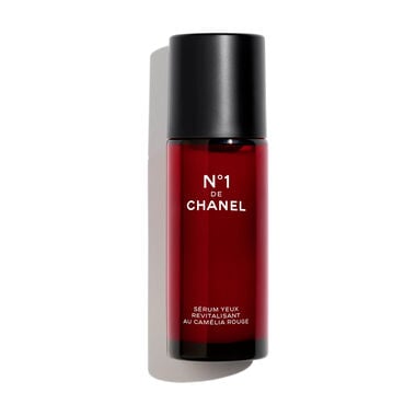 N°1 DE CHANEL REVITALIZING EYE SERUM يُنعم - يُصلح - يضفي وسعًا للعينين faces n 1 de chanel revitalizing eye serum يُنعم يُصلح يضفي وسعًا للعينين