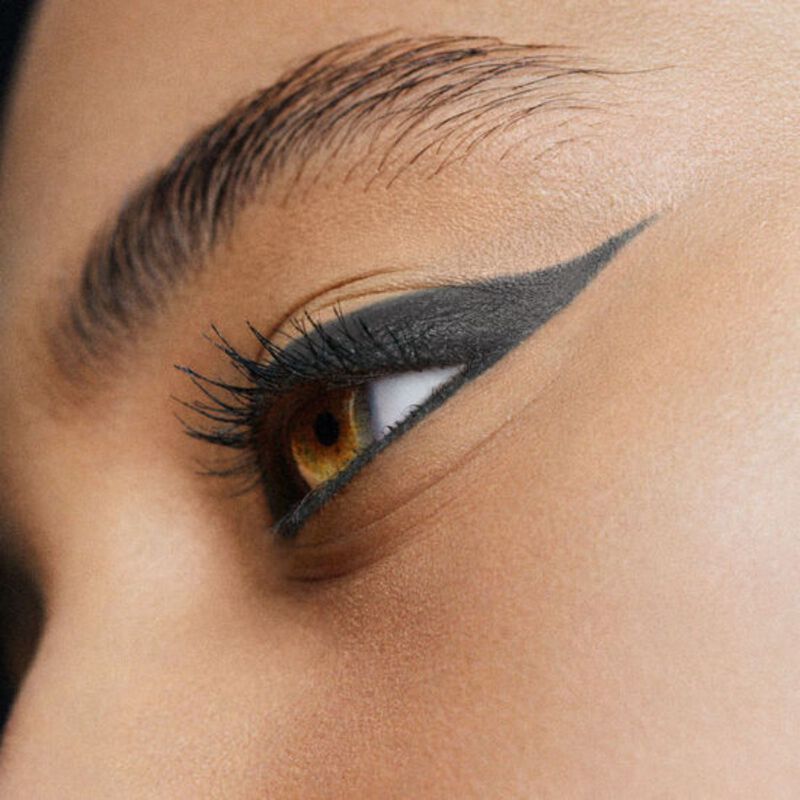 ميك اب فور ايفر قلم تحديد العيون أكوا ريزيست كولور