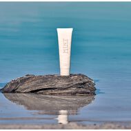 faces toothpaste with fluoride