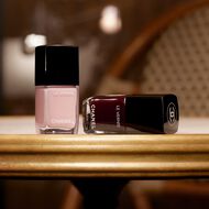 LE VERNIS faces le vernis