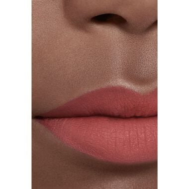 ROUGE ALLURE LIQUID VELVET أحمر الشفاه السائل غير اللامع والمكثف فائق الثبات faces rouge allure liquid velvet أحمر الشفاه السائل غير اللامع والمكثف فائق الثبات