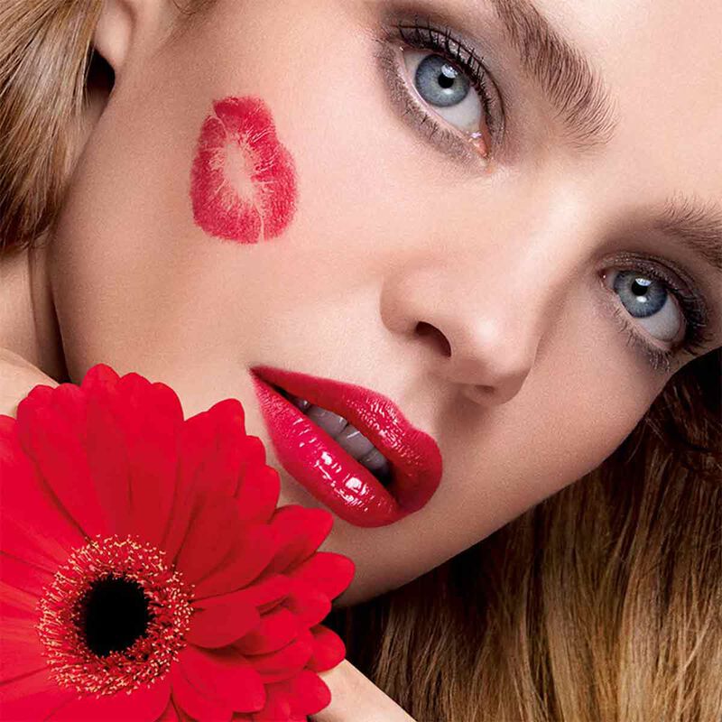 guerlain kisskiss shine bloom lipstick
