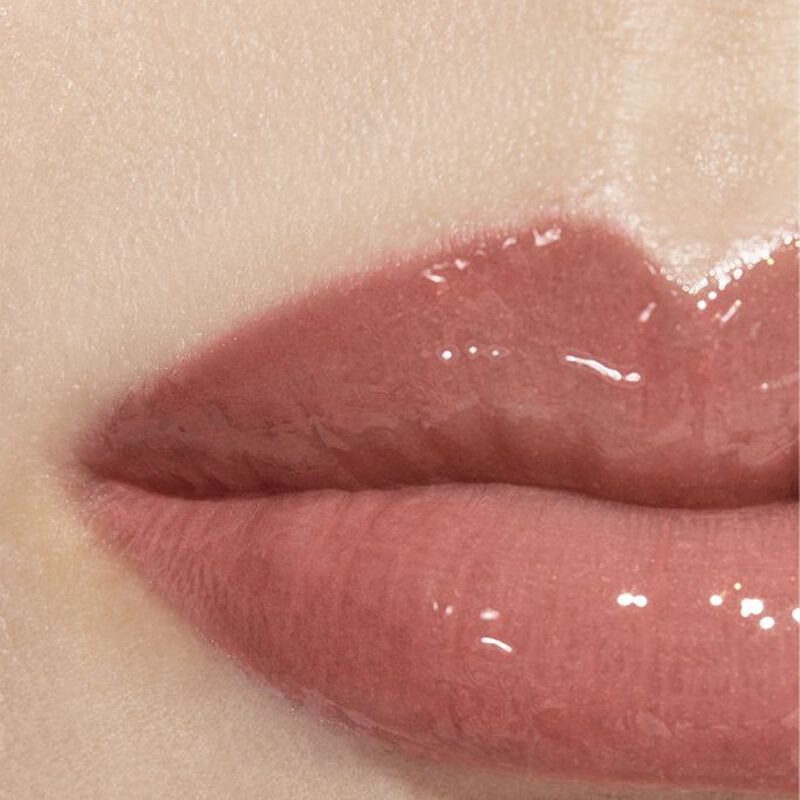 شانيل rouge coco gloss