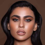 La Special Light Green faces la special light green