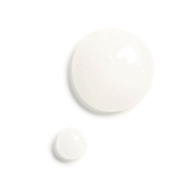N°1 DE CHANEL REVITALIZING ESSENCE LOTION faces n 1 de chanel revitalizing essence lotion