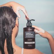 Honey & Macadamia Nature White Musk faces honey macadamia nature white musk