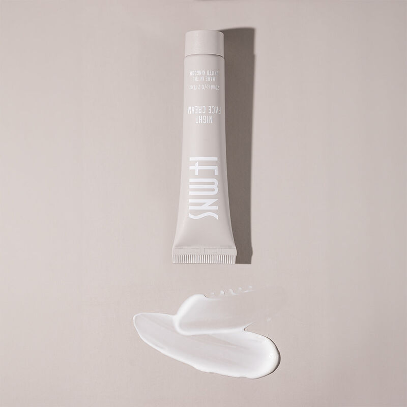 إفمنس كريم الوجه الليلي