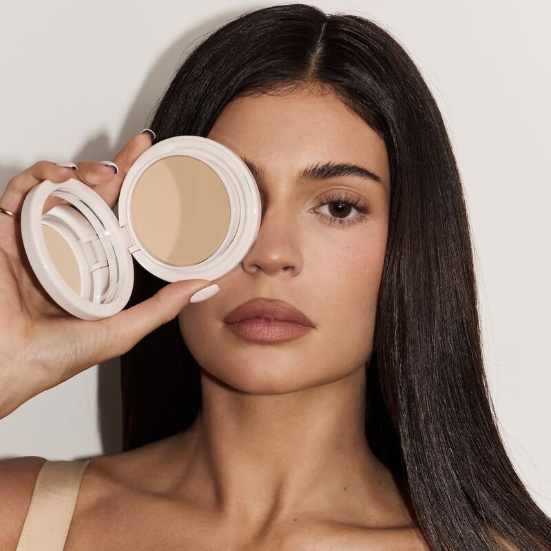 kylie cosmetics natural blur powder