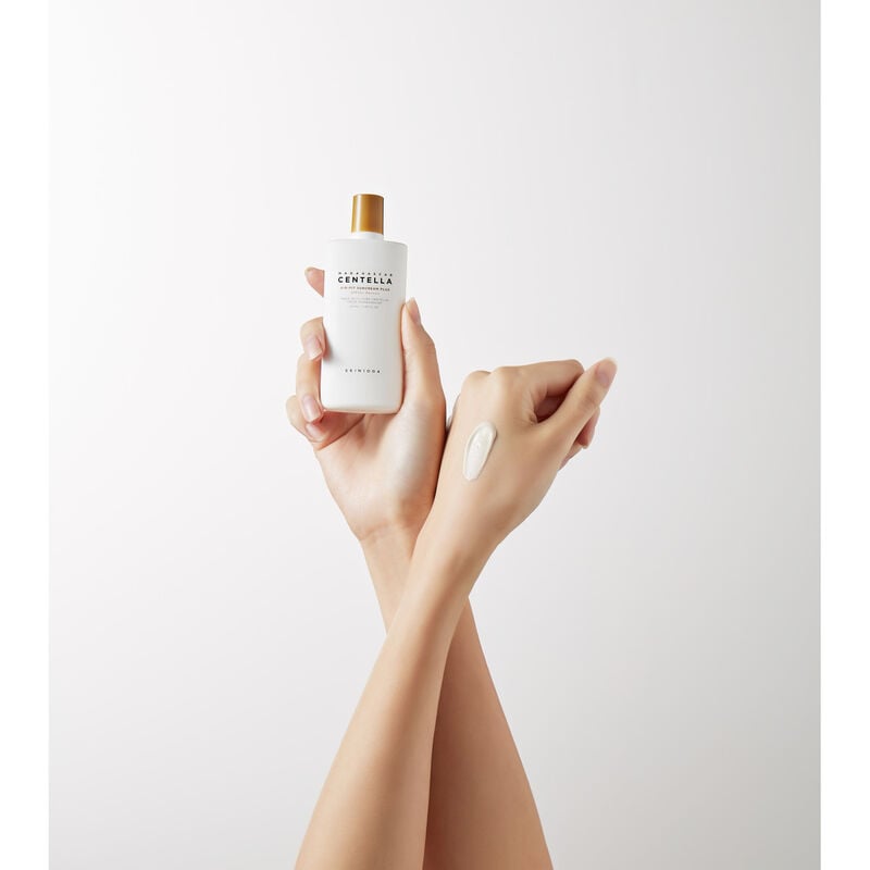 skin1004 madagascar centella airfit suncream plus spf50+