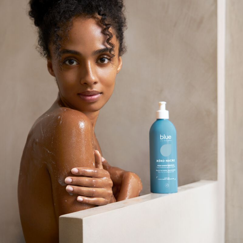 blue skincare lipid replenishing cleansing oil