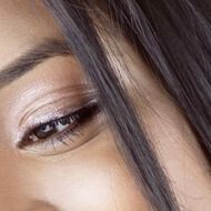 faces برايمر مضيء للعينين