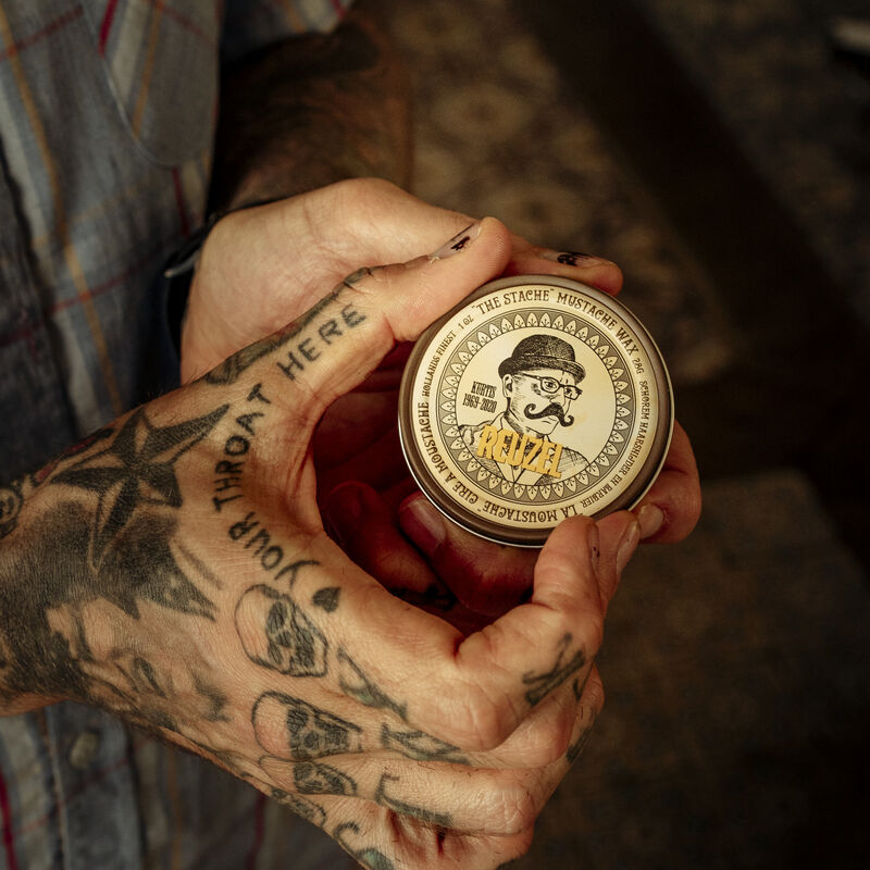 رويزل شمع الشارب "ذا ستاش"